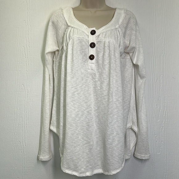 Free People - We The Free Must Have White 3 Button Waffle Knit Top Size Small - Picture 6 of 11